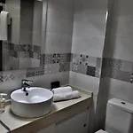 Iii Junto A Plaza Mayor Apartment