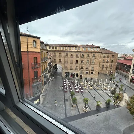 Iii Junto A Plaza Mayor 아파트